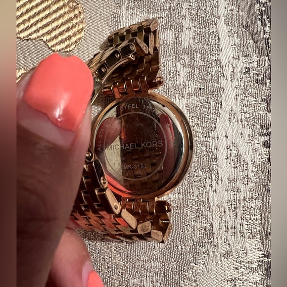 Michael kors rose gold watch - Picture 2 of 3